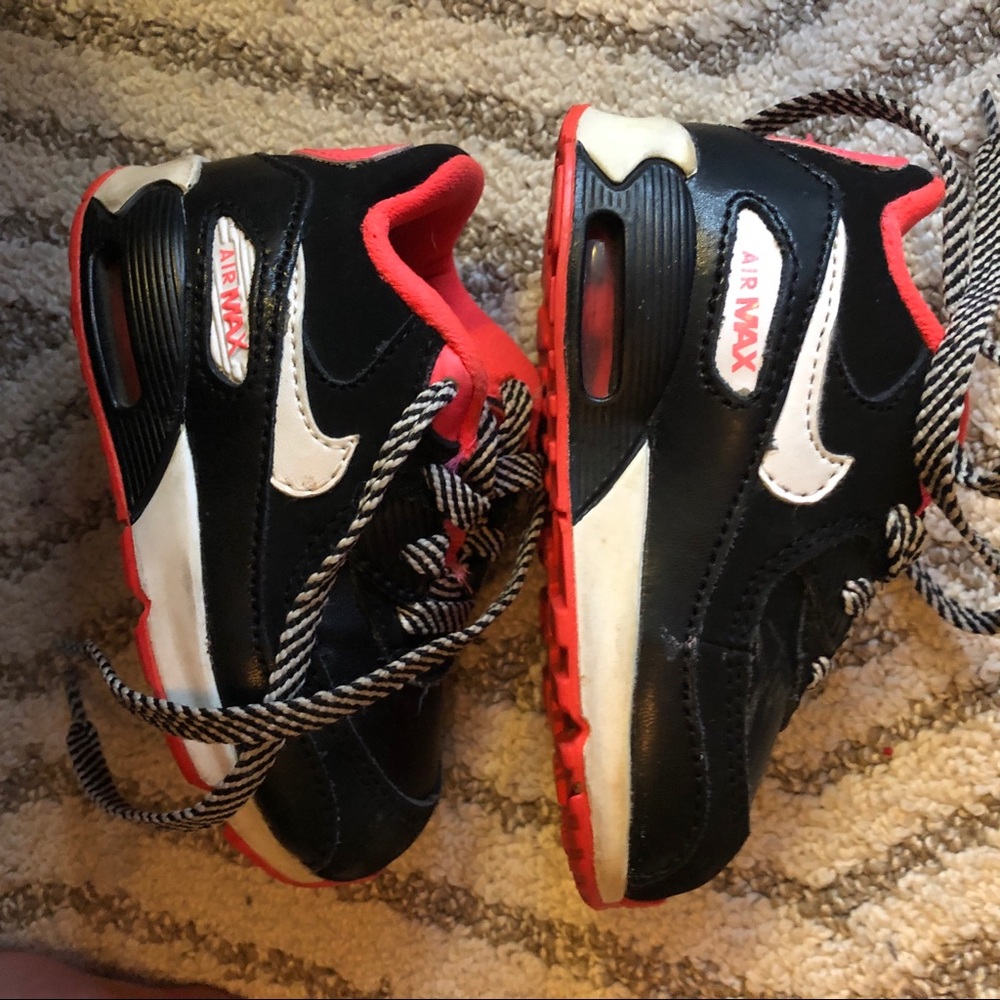 Toddler size 5 Nike air max